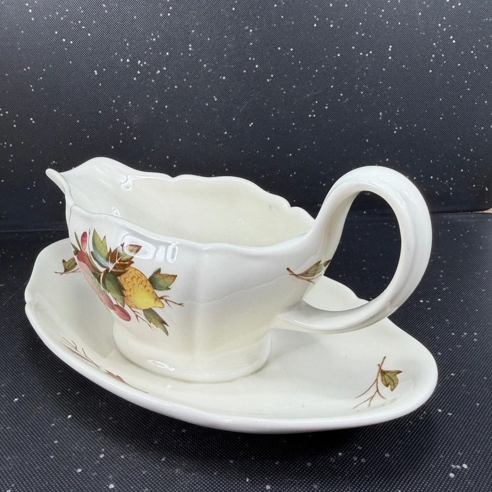 Wedgwood Etruria Barlaston Drury Lane Gravy Boat Attached Underplate Fruit Motif